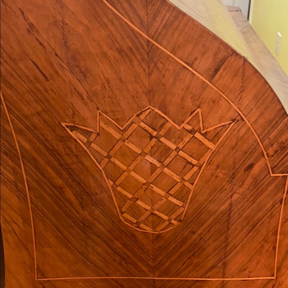 Secretary - Picture 2 of 4